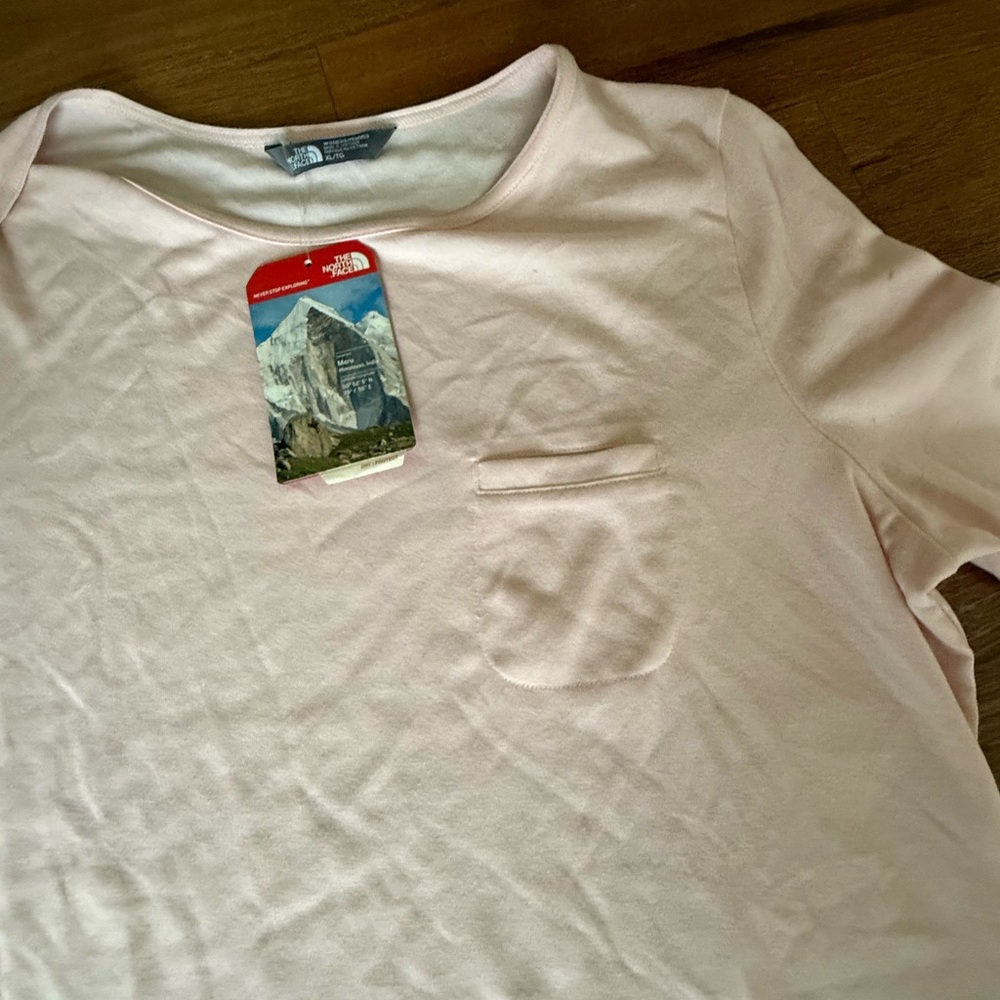 The North Face Short Sleeve Pocket Tee - Pale Pink - Picture 2 of 6